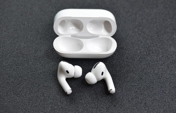 De_l_amateur_au_pro_:_Ambiancez_vos_appels_grâce_à_la_connexion_d_un_micro_à_votre_téléphone